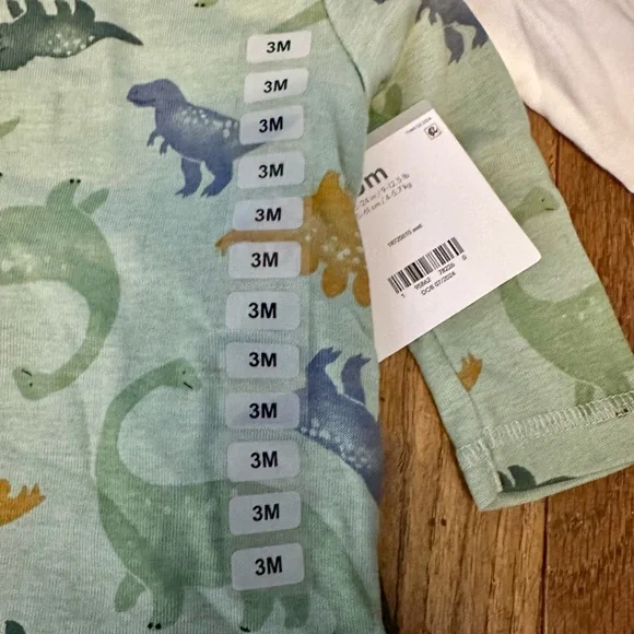 Carter's White and Green Baby Apparel - Picture 8 of 8